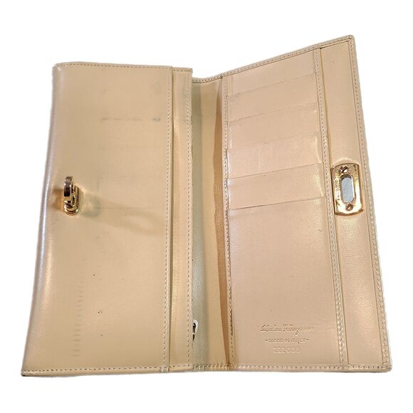 Salvatore Ferragamo Khaki Leather & Gold Gancini Long Bi-Fold Vintage Wallet - Picture 3 of 10